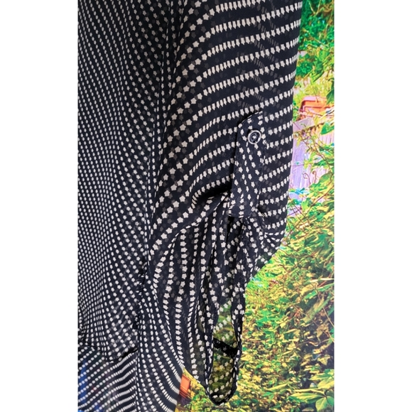 Foreign Exchange - Sheer Longsleeve Black Top w/Tan Stats 🌟 - Picture 3 of 4